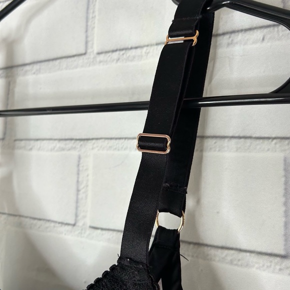 Savage Fenty Not Sorry Lightly Lined Lace Balconette Bra - Picture 9 of 10